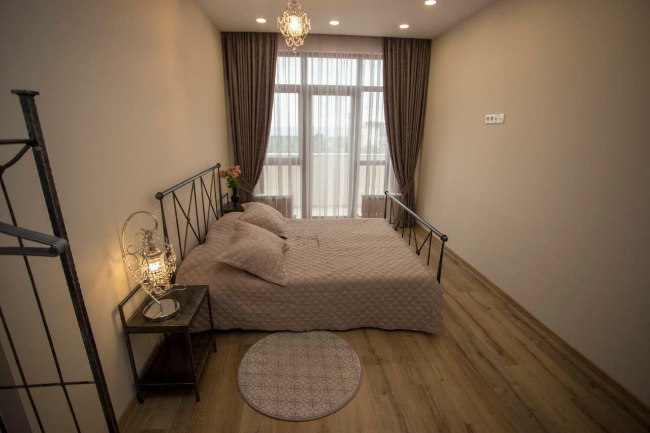 Nano'S Exclusive Fashionable Apartment Батуми Екстериор снимка