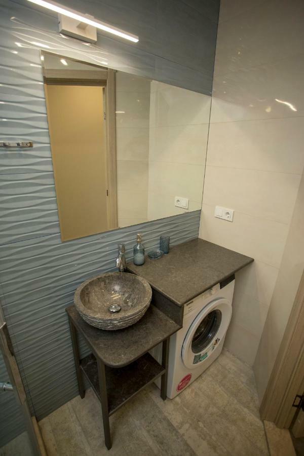 Nano'S Exclusive Fashionable Apartment Батуми Екстериор снимка
