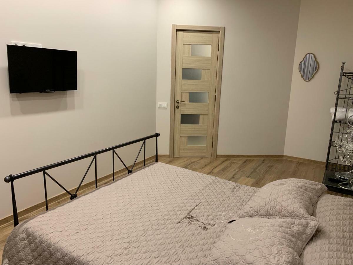 Nano'S Exclusive Fashionable Apartment Батуми Екстериор снимка