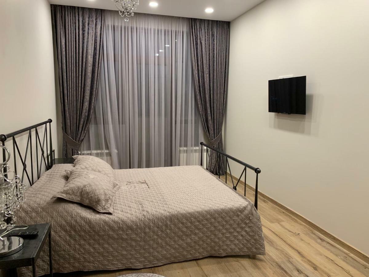 Nano'S Exclusive Fashionable Apartment Батуми Екстериор снимка